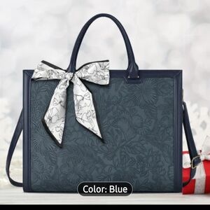 Blue laptop case 16x13" Nwot